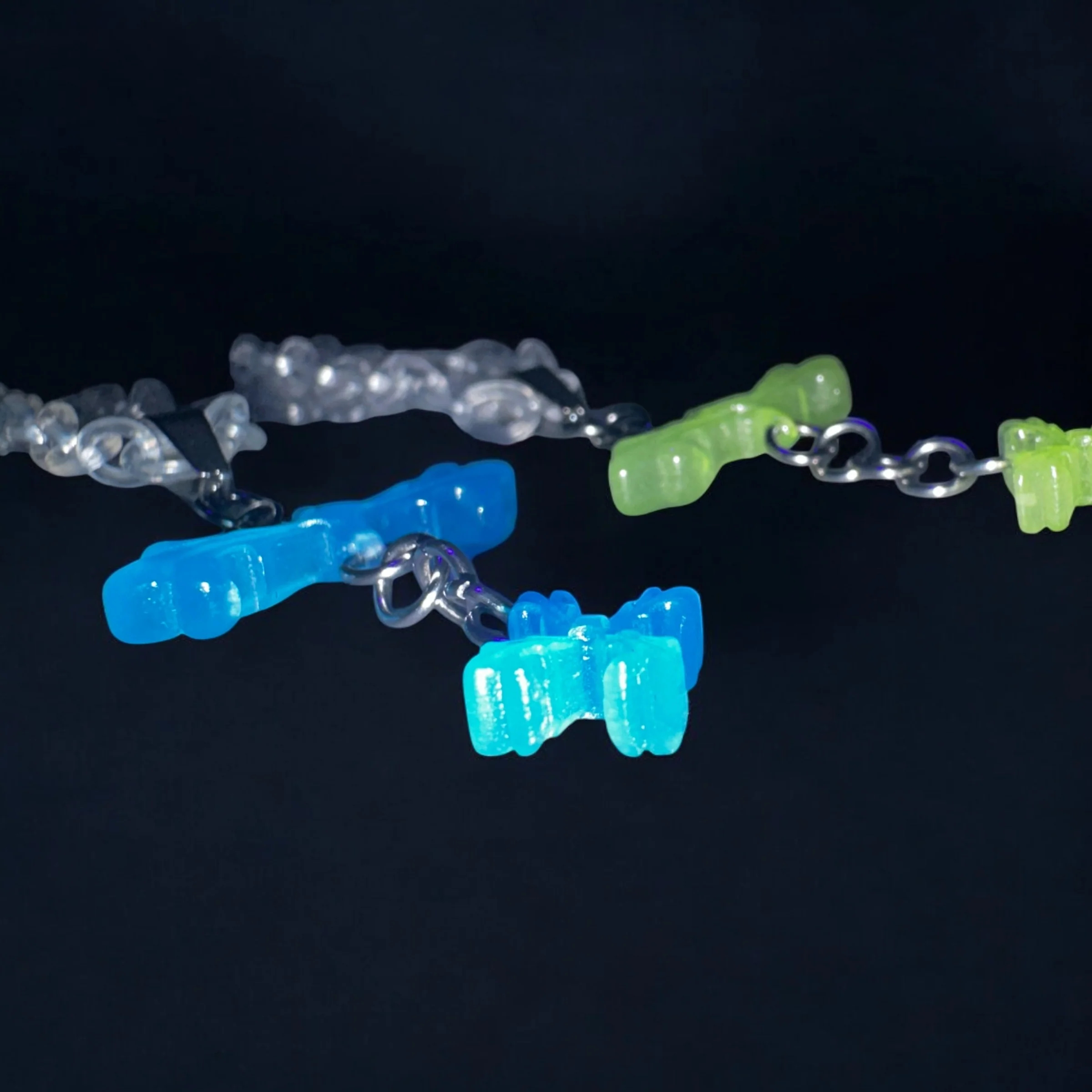 Glow in the Dark Gatsby Chain - Image 3